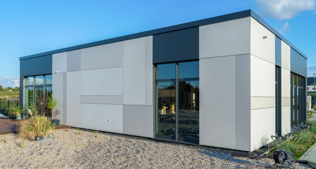 Nordfassade des Bürogebäudes RP Bauelemente